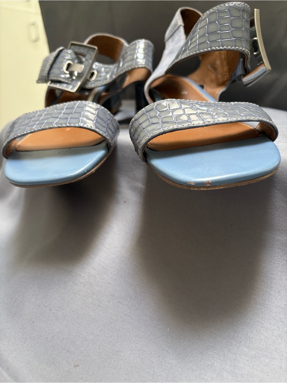 Donald Pliner Vixi Heeled Sandal croc Light Blue Sz 6.5 - Picture 5 of 10